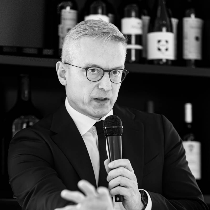 Bundesminister Karsten Wildberger fotografiert von Vincent Mosch